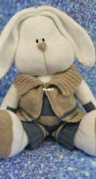 Knitting by post _ all bunny one _ English
