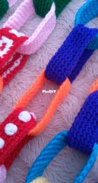 Crochet at Teris - Teri Hamilton - Festive Paper Chains - Free