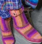 Schachenmayr R0220 Slippers Knitting Pattern - Free
