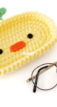 Stitch by Fay - Fay Lyth - Chick Glasses Holder - Free