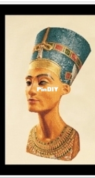 Nefertiti by Thea Gouverneur