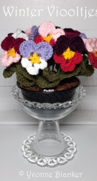 Yvonnes Crochet Art - Yvonne Blanker - Winter Viooltjes - Dutch