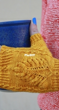Kezia Fingerless Mitts by Jessie Correa-Free