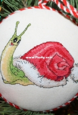 Xmas Snail by Varvara Lesnaya