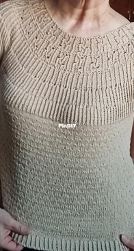 Trigo Tee by Carmen Tye - English, Spanish - Free