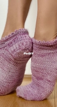 Petits Caprices socks by Erin Kostashuk - Tuff City Knit - Updated