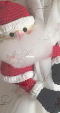 Nice and Cosee - Victoria McDermott - Santa Tie Back  - Abraça Cortina Pai Noel - Portuguese - Translated
