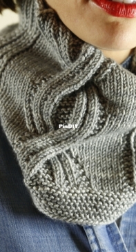 Victoria Station Cowl by Bonnie Dean-Free