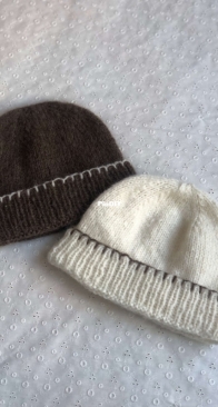 MeganFaithMakes - Blanket Stitch Beanie - English