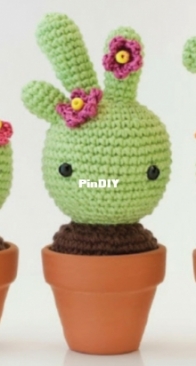 Flying Mio - Kawaii Cactus - Portuguese - Free