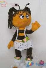 Yanina Kamyshan- Miss Bee - Spanish - Translated