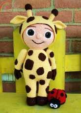 Made by Mary - Mary Smith - Giraffe Buddy with Ladybug friend - English