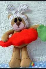 Carmela Caramella Ursa Coelhinha / Bear Bunny Felt Pattern Portuguese