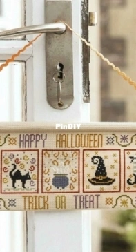 Historical Sampler Company - Halloween Hanging - The World of Cross Stitching TWOCS 246 PCS + XSD