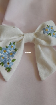 Embroidered hair bow