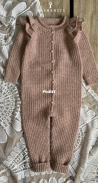 Nellys Suit by Nashwa Sakr - Nashknits