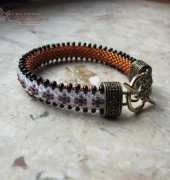 Bracelet 4, 5