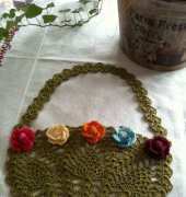 Pineapple Stitch basket with roses