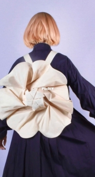 Roberts Wood - Flowertwist Hex Bag