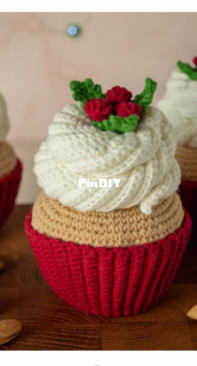 Mufficorn - Olga Chemerys - Festive Cupcake