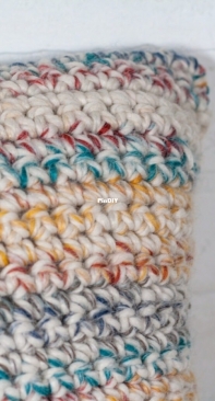 Winding Road Crochet - Lindsey Dale - Beginner Crochet Pillow Cover  - Free