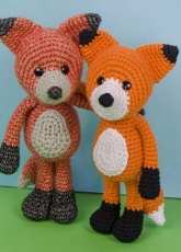 One and Two company- Carolina Guzman- Flynn the Fox Amigurumi Doll - English