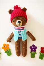 Cute bear Pica Pau