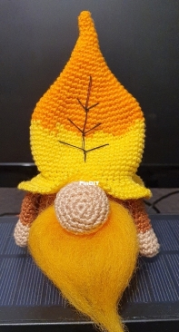 My Pampino autumn leaf gnome