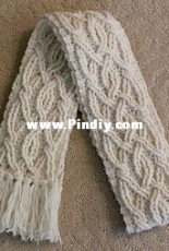 Noelle Stiles - Yorkshire Cable Scarf