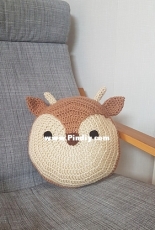Tangle Tree Creative - Gina Rahman - Crochet Deer Cushion - Free