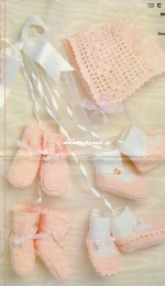 Patons - C 3331 - Baby Bonnet, Bootees, Mitts and Shoes