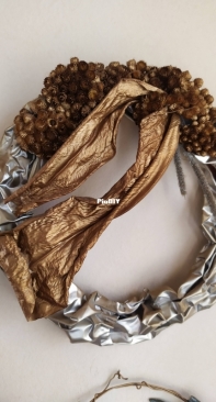 Decorative  wreath  2