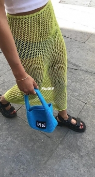 Lime Skirt by Katharina Guyon - Le pull