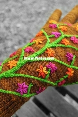Laris Designs - Julia Mueller - Blooming -Free