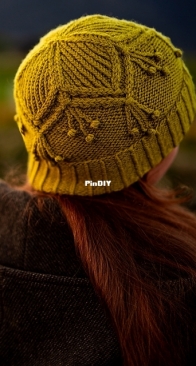 Snowdrop Hat by Wool & Pine