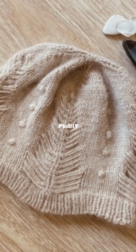 Swordfern Hat (DK) by Sabrina Justine-Free
