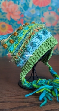 Earth Tricks - Lydia Viatoris - Cat Sith Beanie