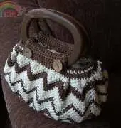 A Crocheted Simplicity- Jennifer Pionk- Chasing Chevrons Handbag
