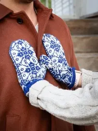Coalport Mittens by Caitlin Shepherd