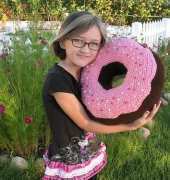 DjOnesGirl - Giant Donut Novelty Pillow - English - Free