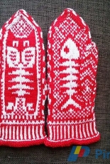 Cat & Fish Mittens by Natalia Yogiki Osipova -Free