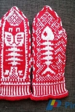 Cat & Fish Mittens by Natalia Yogiki Osipova -Free