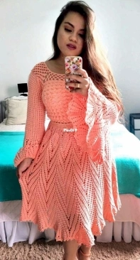 Mary Croche - Mary Castro - Long Sleeves Blouse and Medium Skirt - Blusa Manga Longa e  Saia Média  - Portuguese