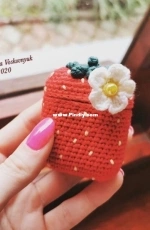 Valentina Voskovnuk / Voskovnyuk - Strawberry Case for Airpods - Russian - Free