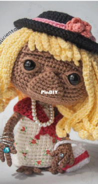 Zulicienta - Zuleika Parada Fajardo - E.T. in Costume - English Translated