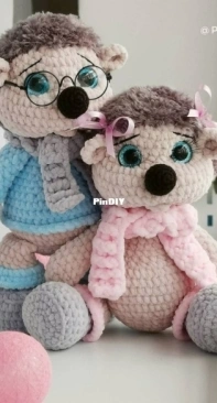 Parkaeva HM - Anastasia Parkaeva - Larry and Lori hedgehogs - Russian