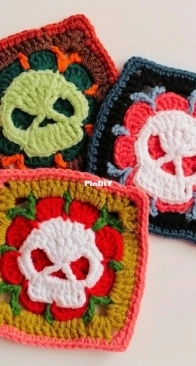 Etu designer - Ebru Tolan - Skull Granny Square