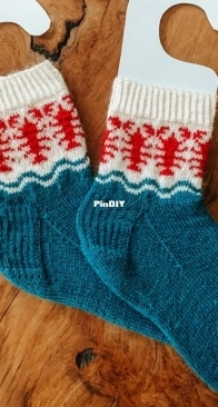 Chaussettes Homard/The Lobster Socks by Lysandre Hourdin - English, French