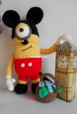 Darya Zavgorodnyaya - Minion in Mickey Mouse Costume - Russian - Free