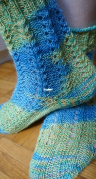 Simply Happiness Socks - Chaussettes Simply Hapiness by Josée Vallat - English and French - Free